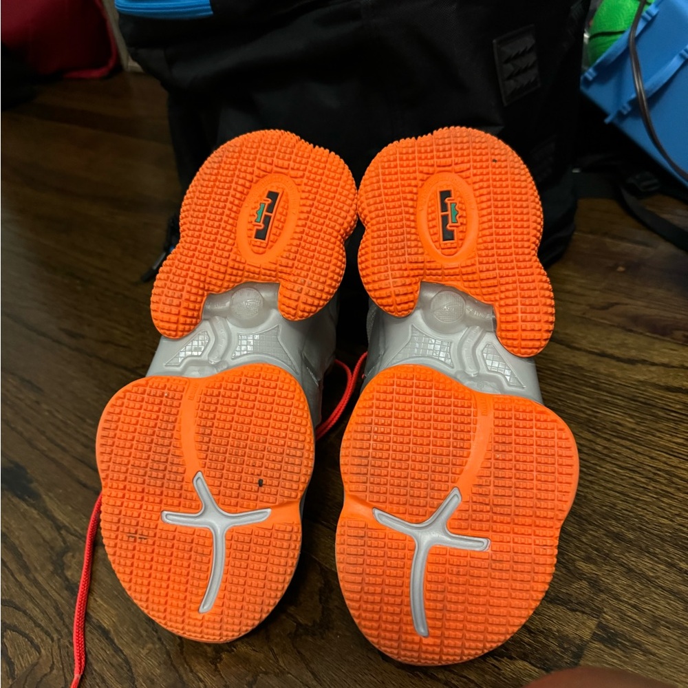 lebron 19s - Picture 3 of 3